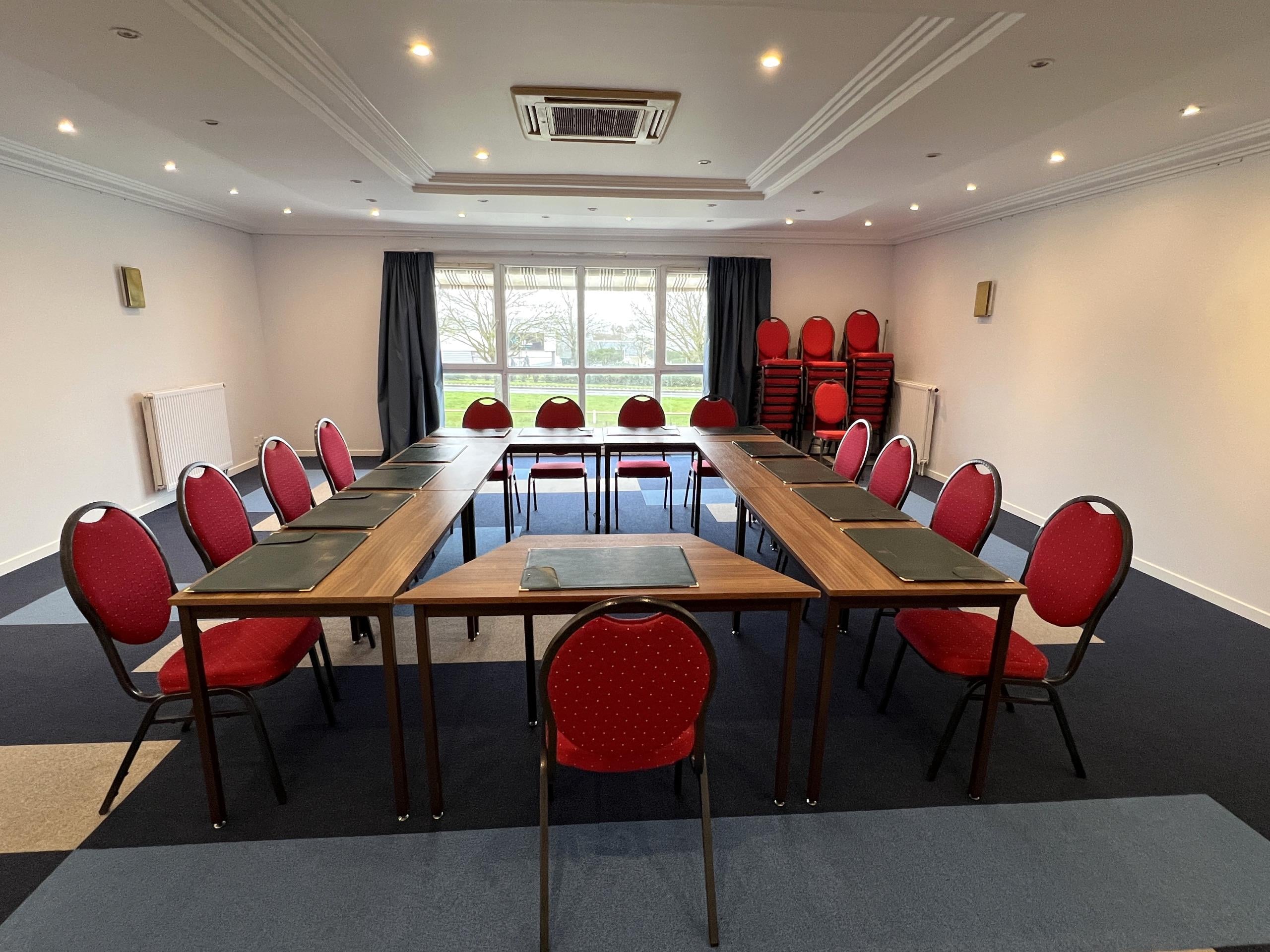 Logis Hôtel Altina Rest. le Pacy\'o