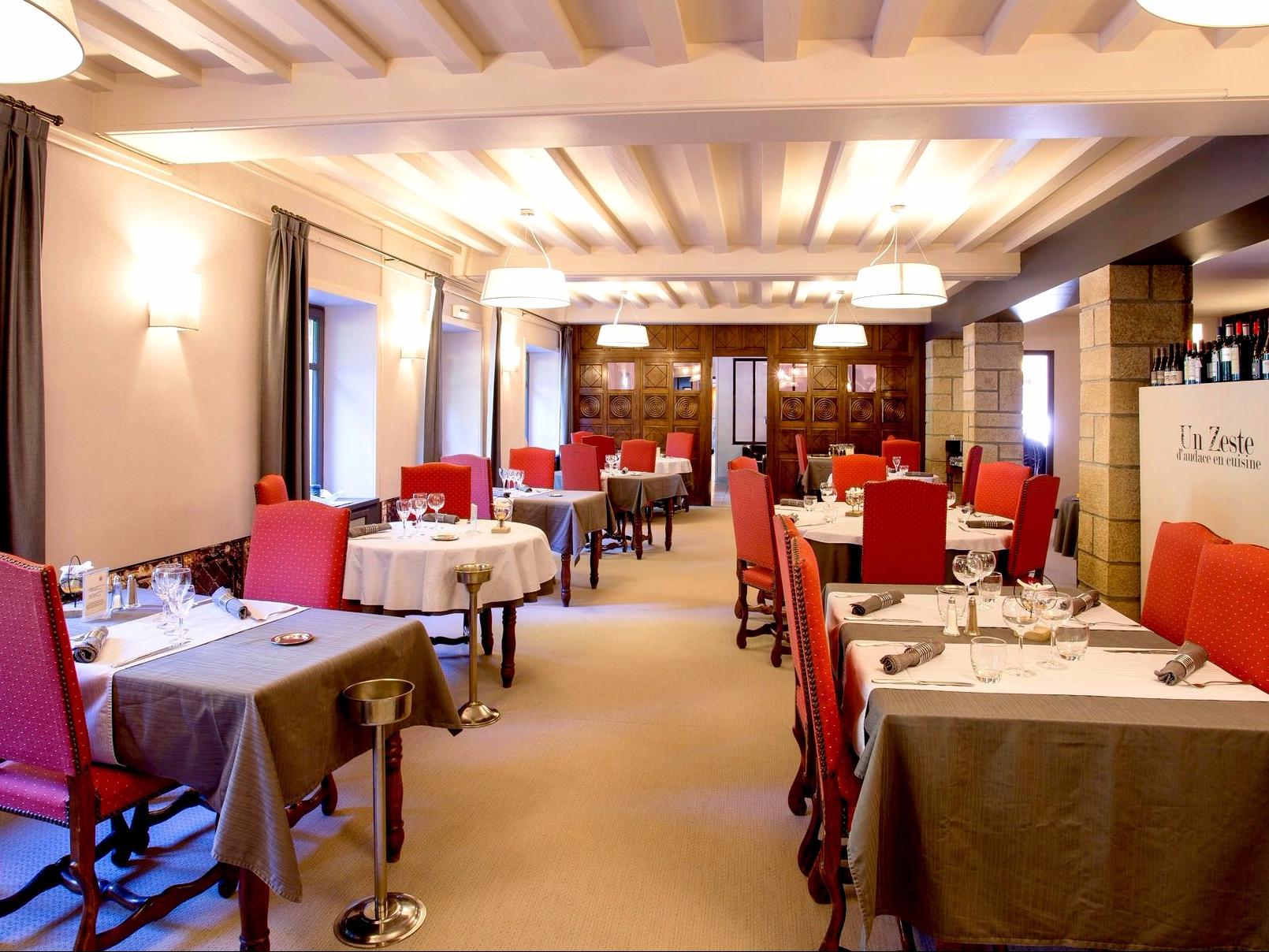 Restaurant Logis Logis Hostellerie du Vieux Moulin - Restaurant HEDE