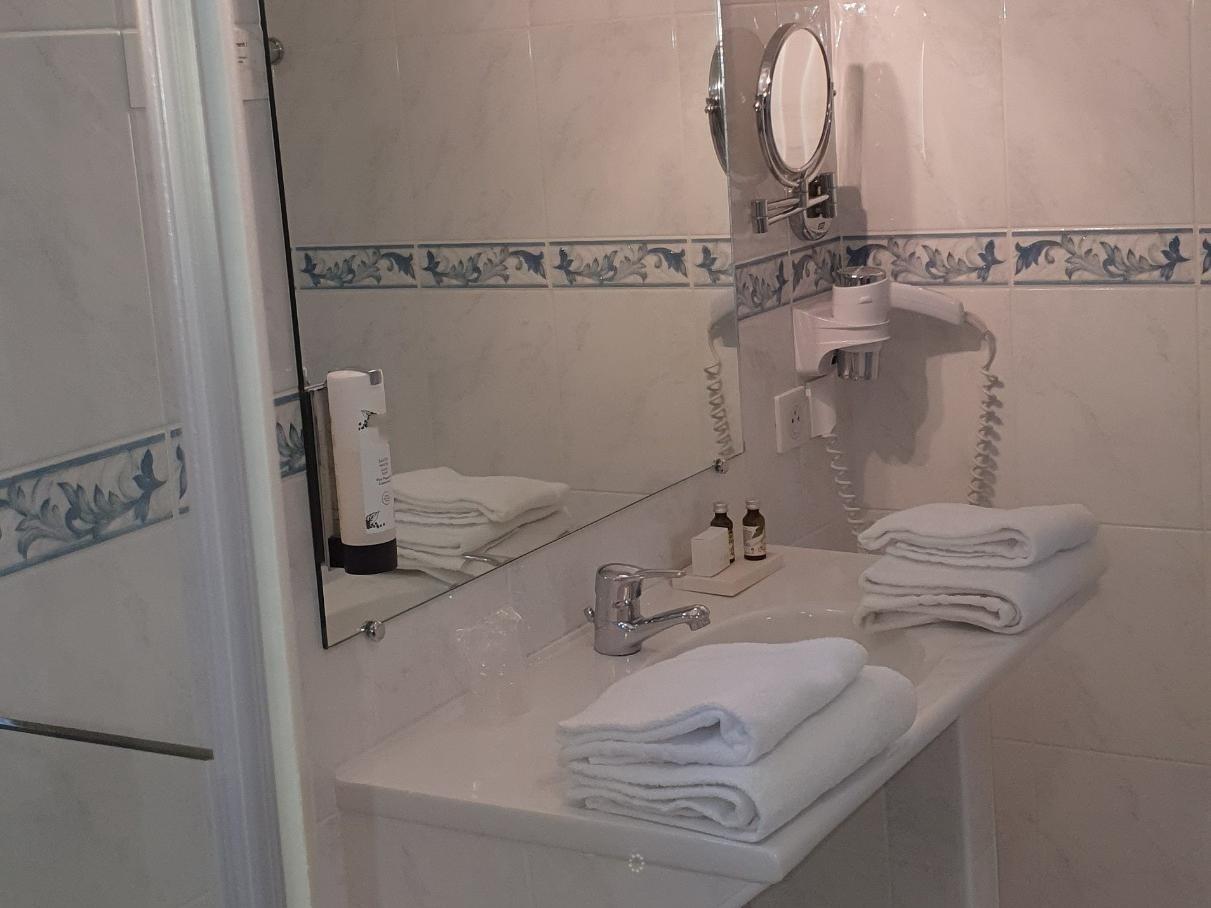 Logis Hostellerie du Grand Sully