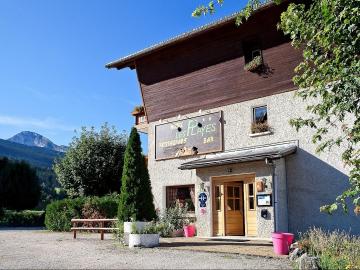 Logis Hôtel les Playes - la-ferme-du-bois-barbu-restaurant-villard-de-lans-795876