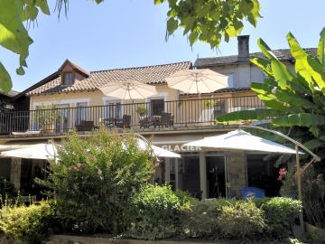 Logis Hôtel les Flots Bleus