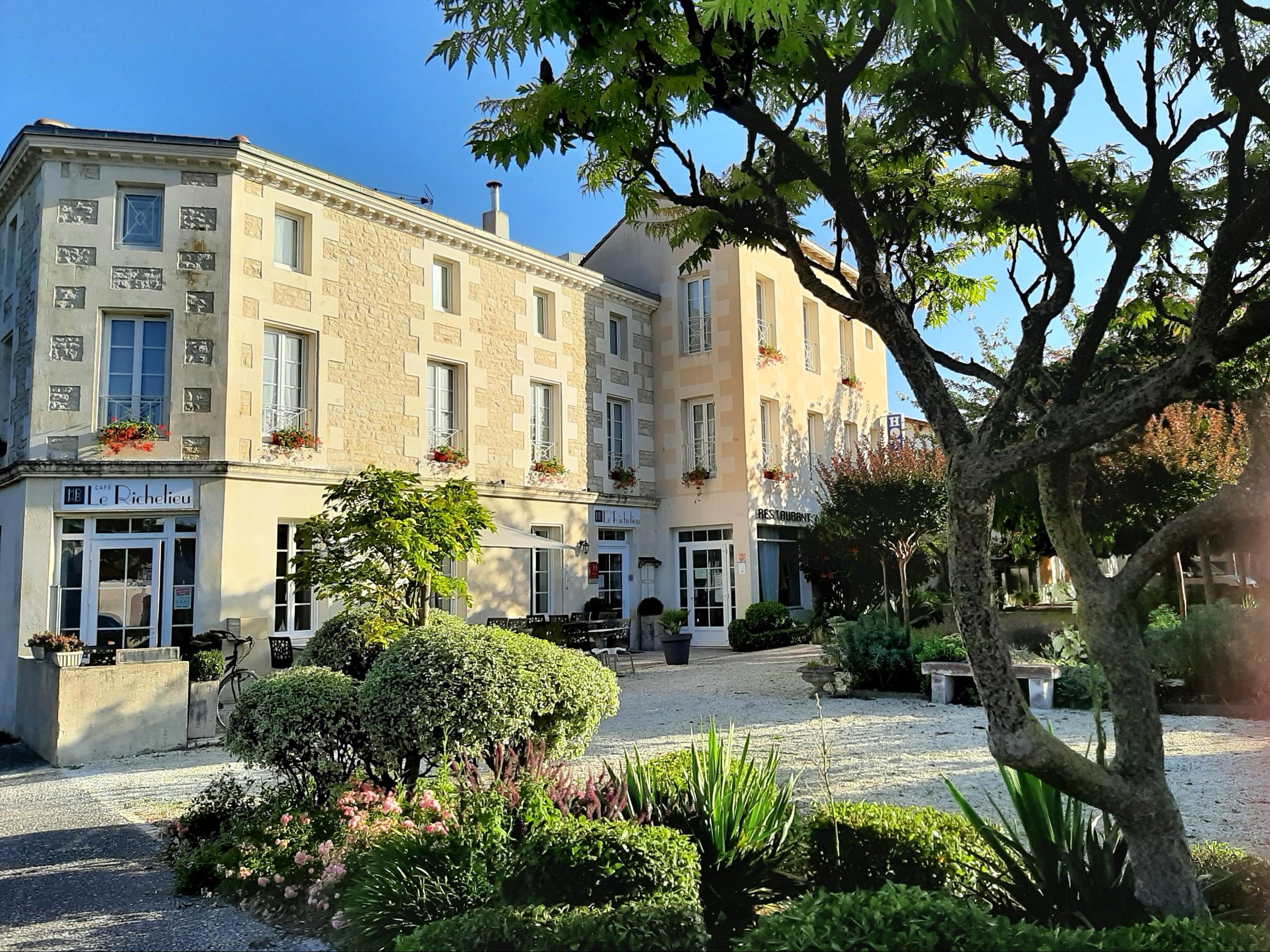 Logis Hôtel le Richelieu