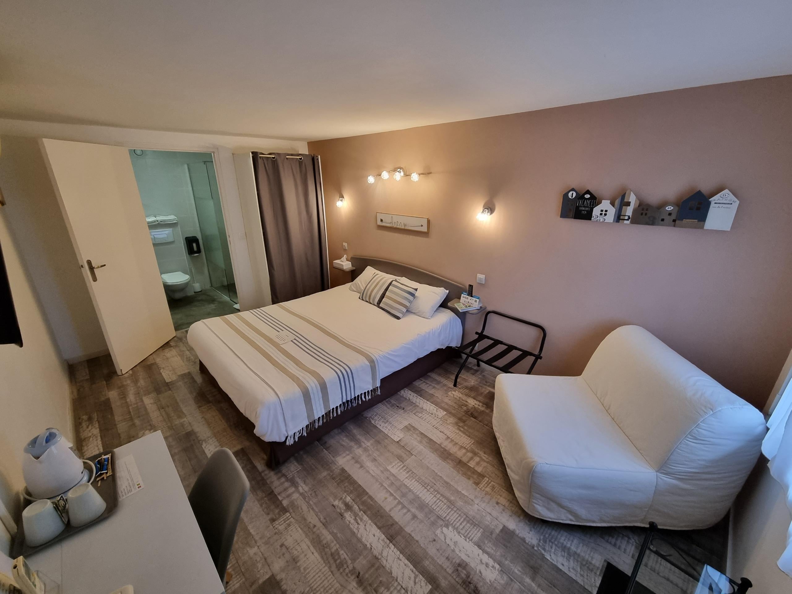 Cit\'Hotel les Atlantes