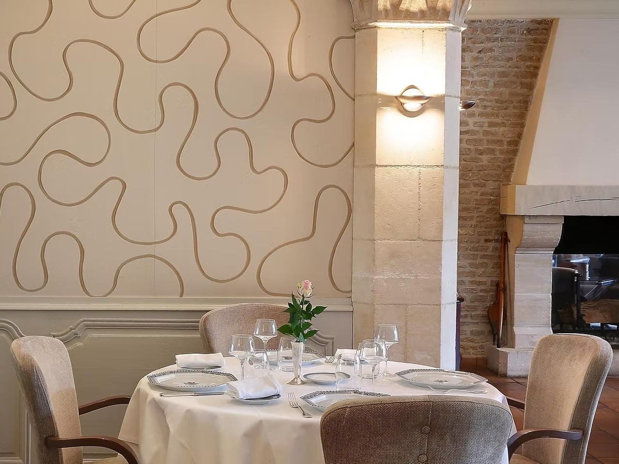 Logis Hôtel Le Dauphin