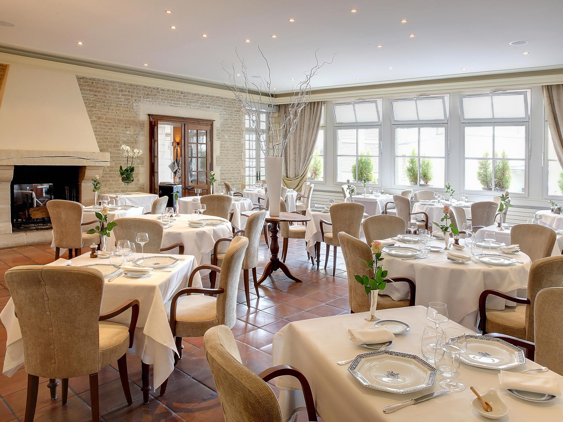 Logis Hôtel Le Dauphin