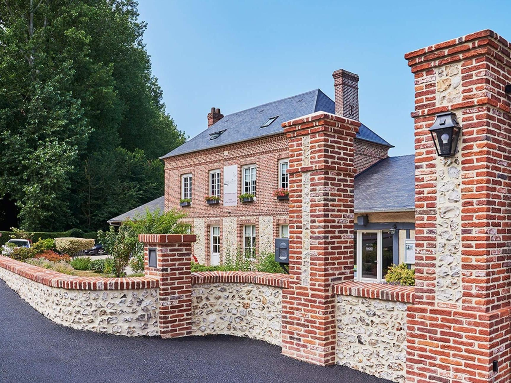 HOTEL LE BEC AU CAUCHOIS